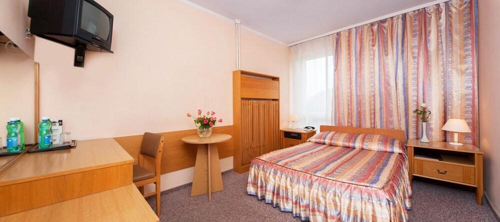 Hotel Gromada Łomża Exteriör bild