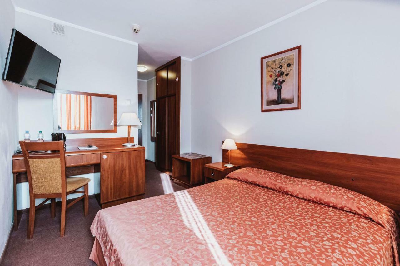 Hotel Gromada Łomża Exteriör bild